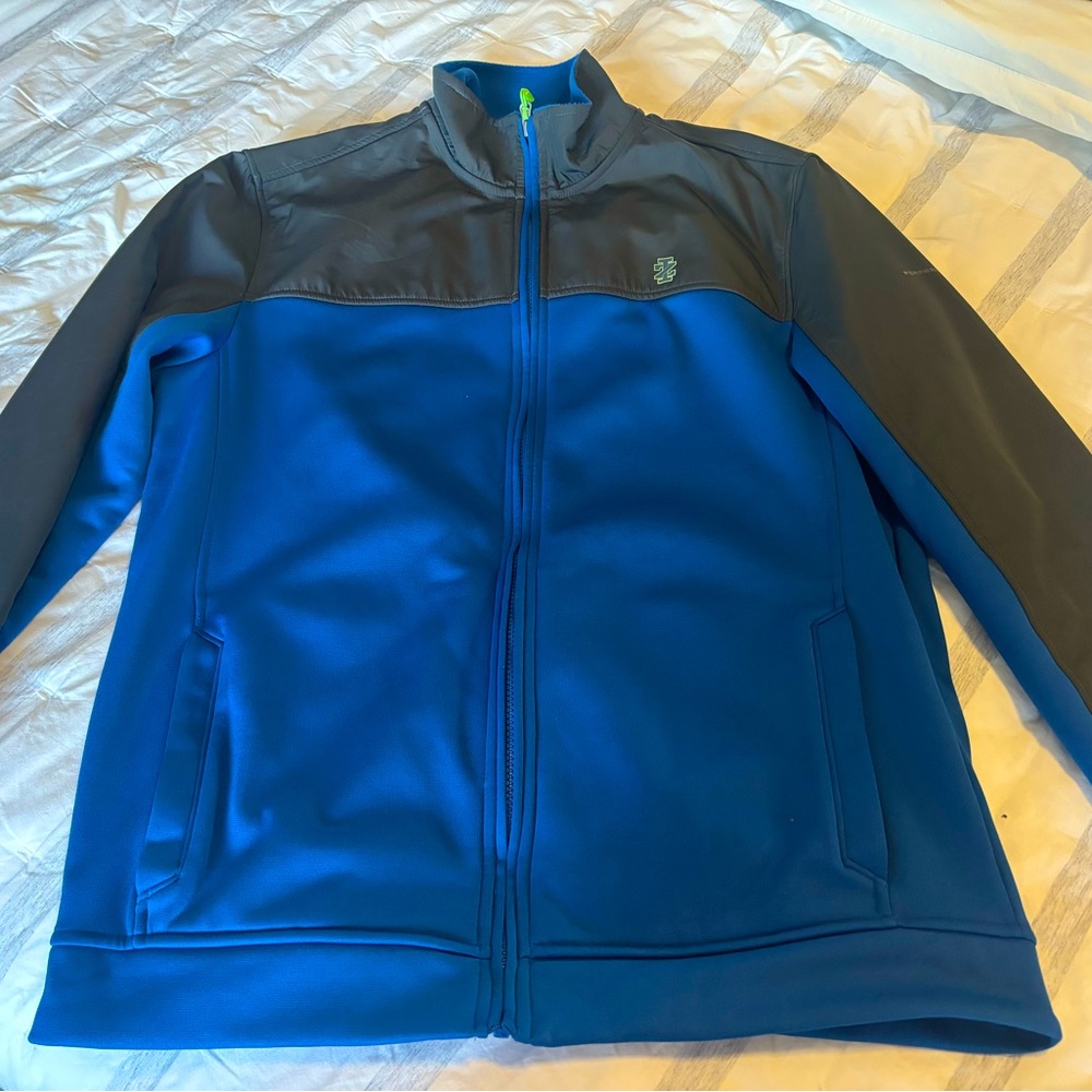 IZOD men’s M fleece sweater - good as new!!!